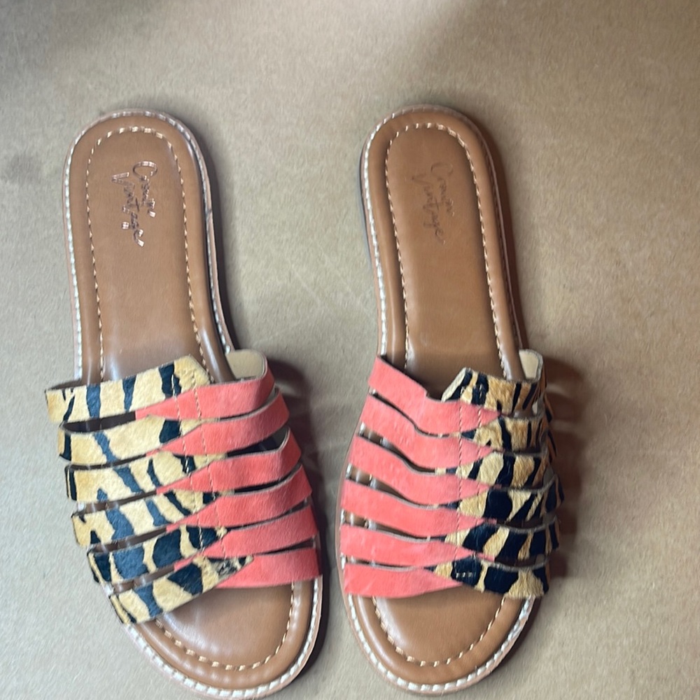 Crown Vintage slides size 8